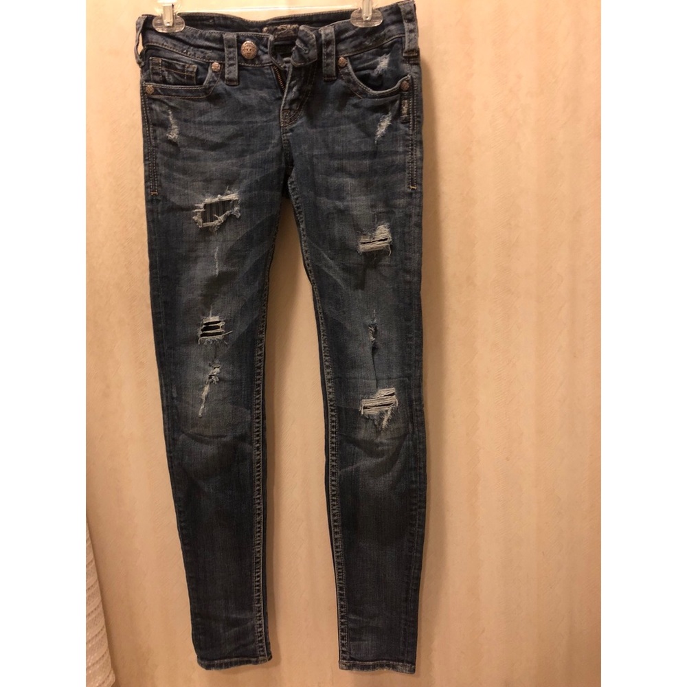 Silver Co. Distressed w/ patches Skinny Jean 25x31